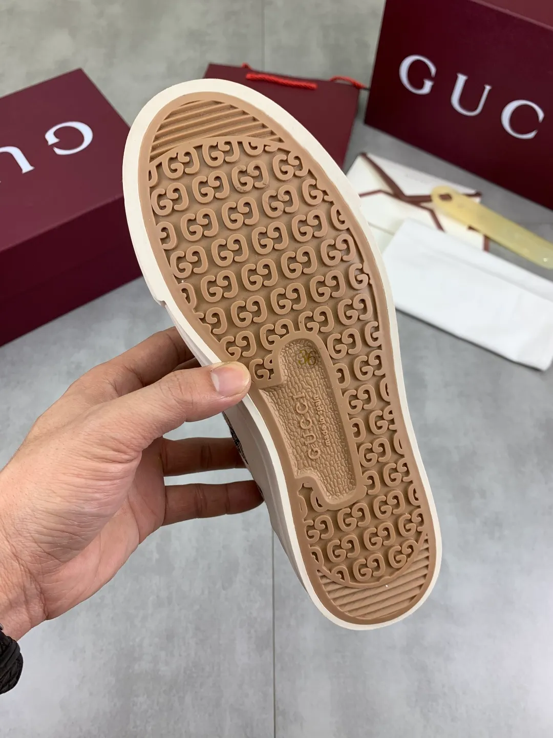 Men's shoes 💰P480 New Gucci thick-soled cloth shoes for women, high-quality version with logo patterned cloth surface, 5mm thick sole, ultra-light shoes, versatile and comfortable.  Fabric: Versatile floral fabric Lining: Versatile canvas Feet: Towel fabric Code number: 35-41 (41 customized) Packaging: Original packaging